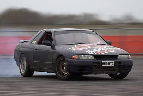 r32-skyline