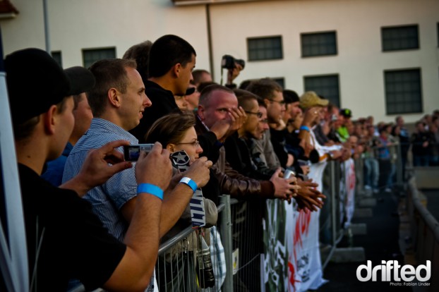 the masses gathered at the fence, waiting for our show