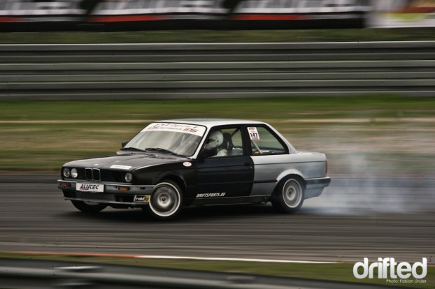 Thomas Zaremba crashed his old E30 in Round 3 at Sosnova (CZ), he finished his new E30 for this round