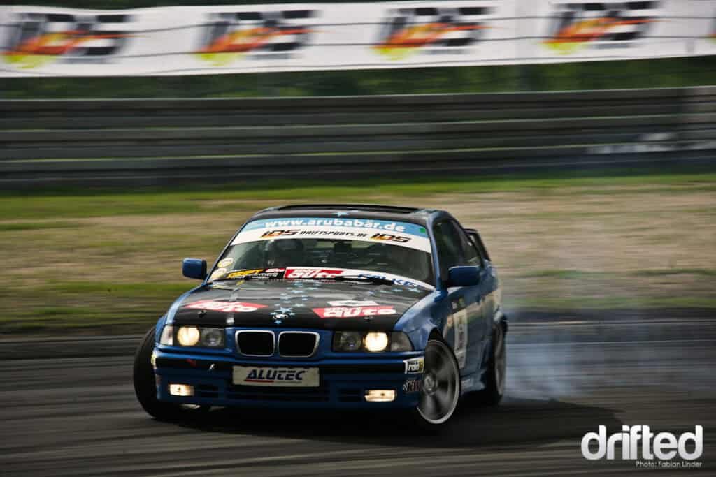 With his skills and his car he could easily get a top ten result in the"pro" class, but I think Ronny prefers a win in the"street"