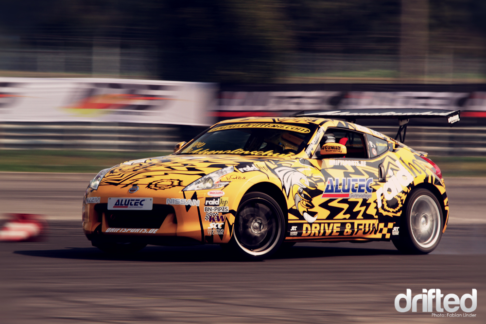Another new car: Harry Müller presented his 370Z the first time on a copetition