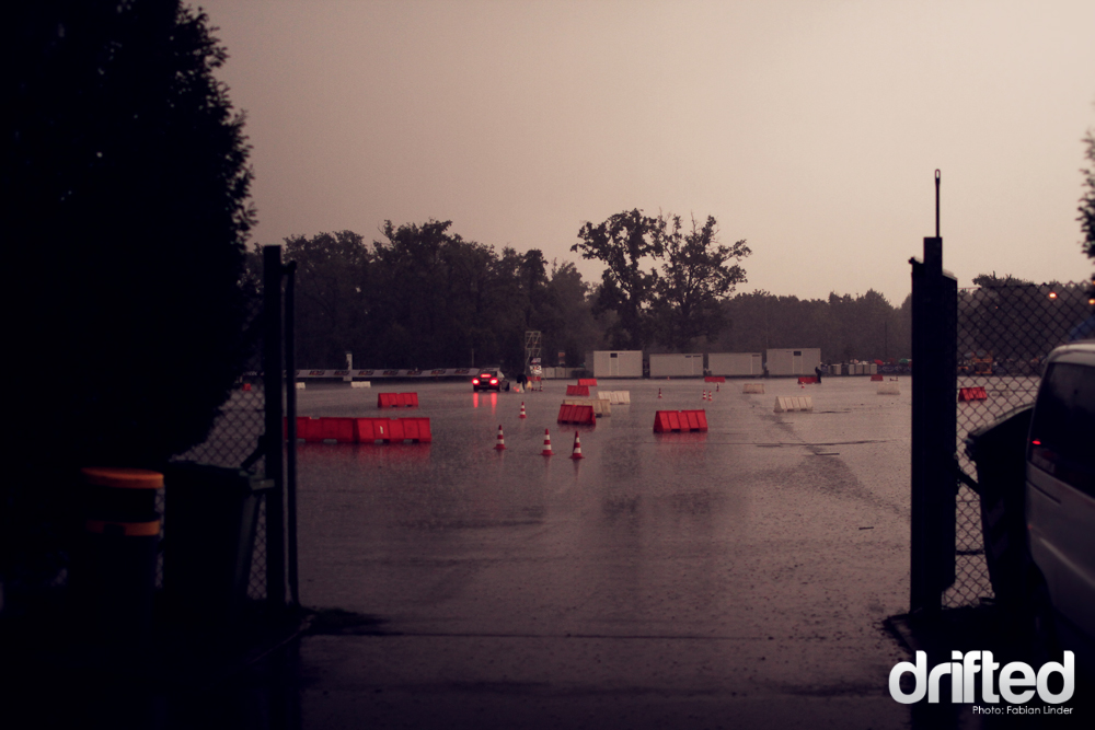 After a georgeous saturday, the sunday welcomed us with a thunderstorm and heavy rain