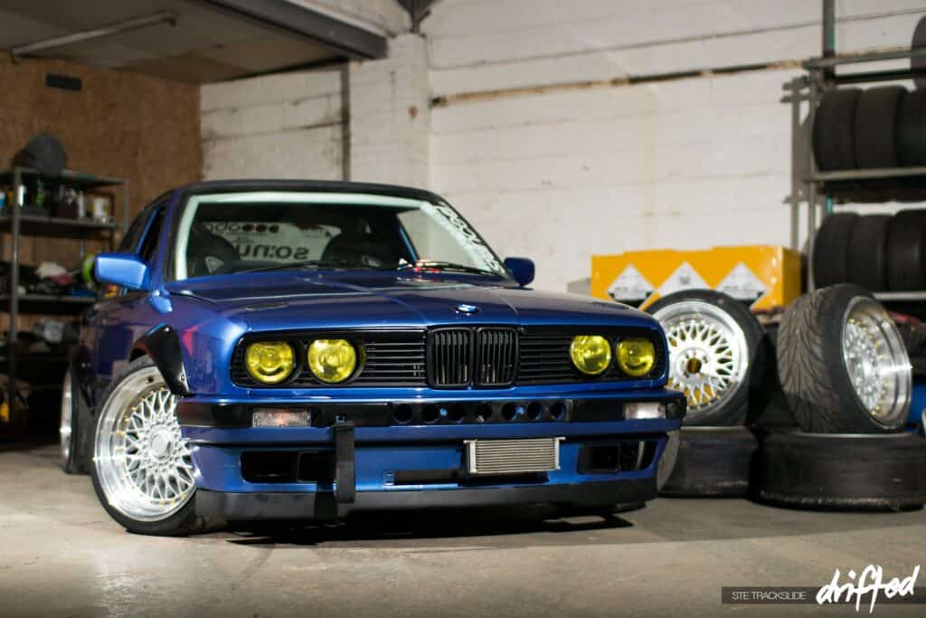 Carbon S2K vs V8 E30 Wallpaper - Image 1