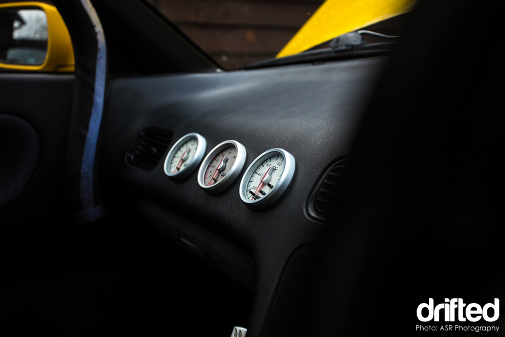 yellow silvia ps13 gauges