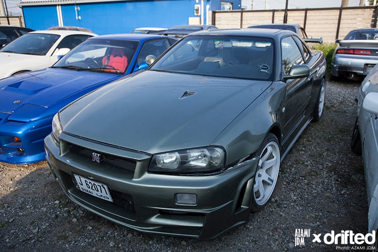 nissan skyline bnr34 gtr