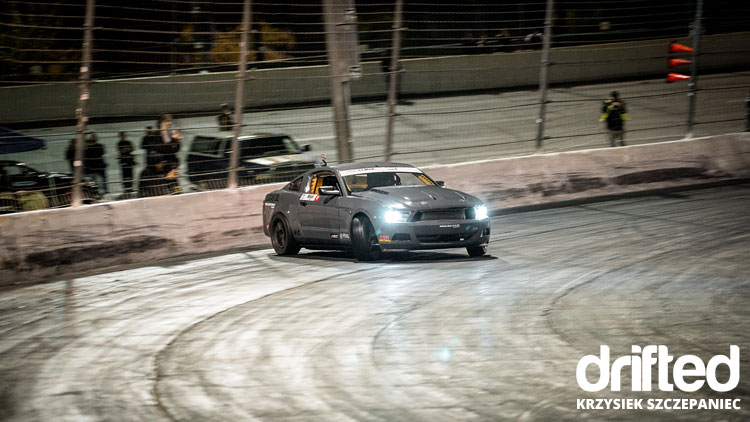 ford mustang gt drifting