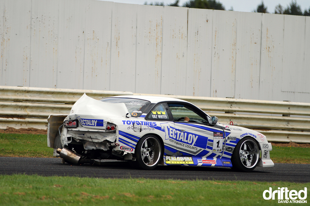 crashed 240sx s14
