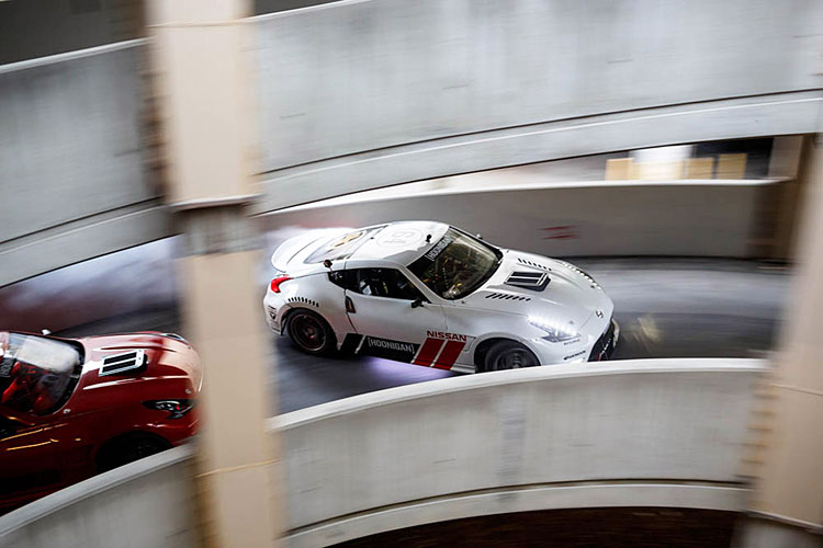 nissan 370Z drifting mall