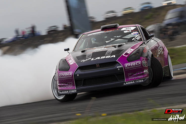 nissan r35 gtr godzilla drift drifting bdc simon perry lassa tyres