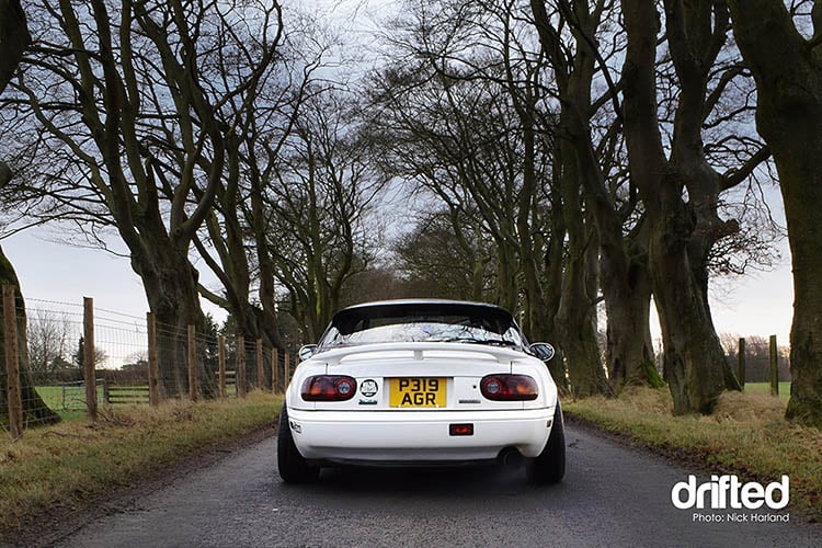 rear booty miata white na mx5 eunos