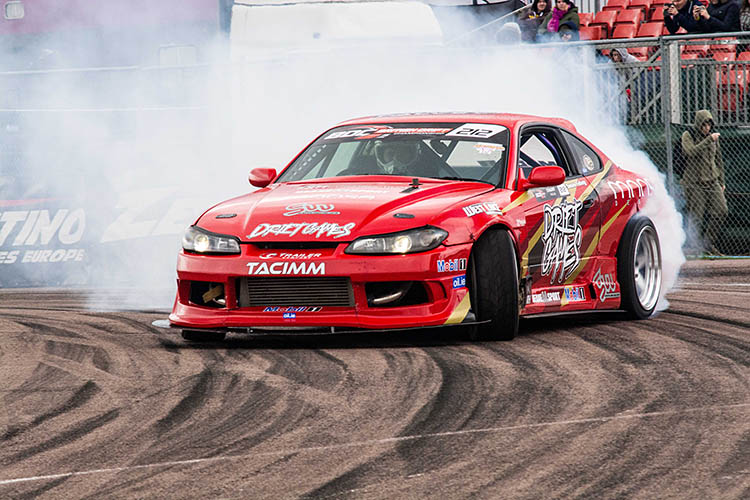 red widebody nissan silvia s15 drift