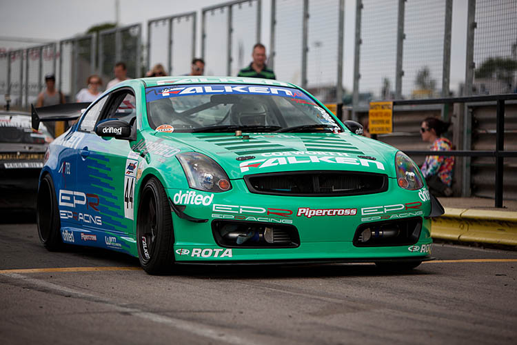 team falken g35 parked front