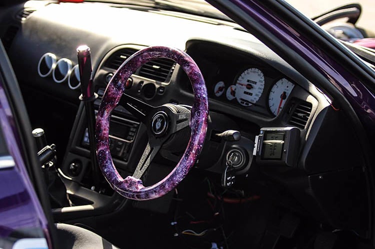 interior purple steering wheel