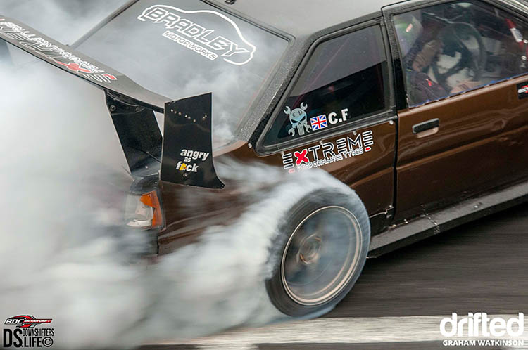 toyota corolla ae86 drift smoke drifting close up