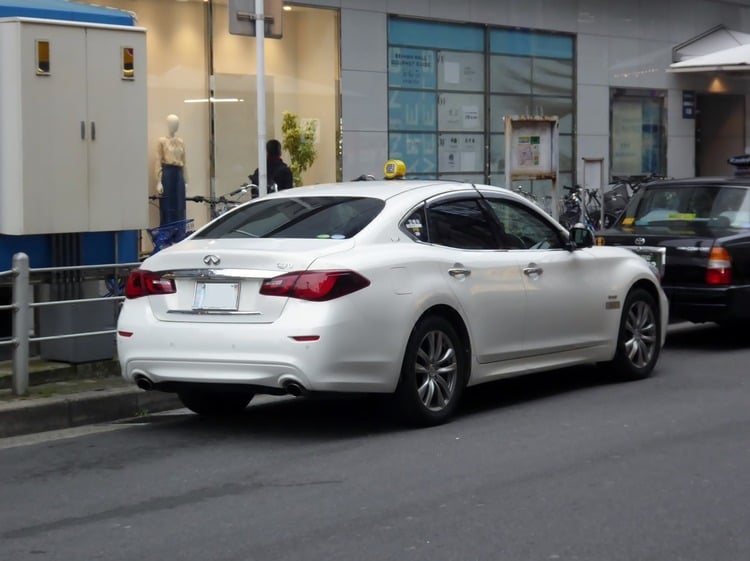 q70 white infiniti q50 vs q70