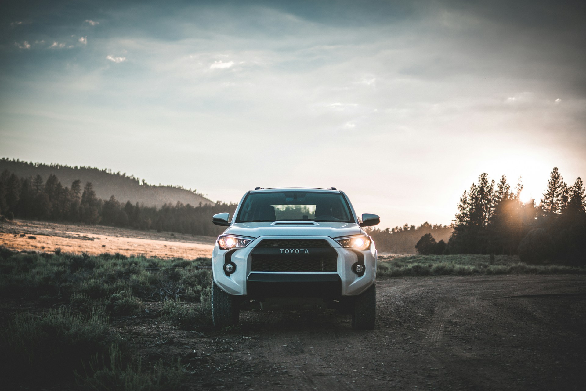 large white toyota 4runner 1gr-fe