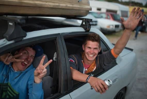 7 Road Trip Car Games For Adults That Don’t Suck