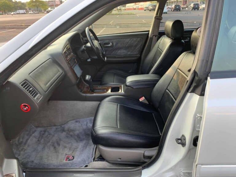 Guess The Price – 1997 Nissan Stagea 25X - Image 17