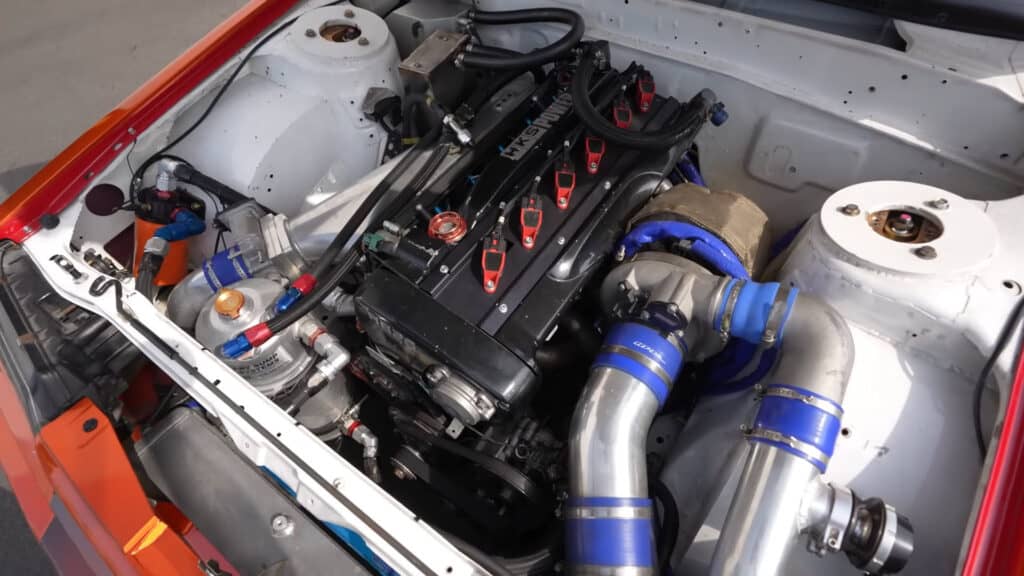 This Crazy Skyline Graveyard Has More R31s Than You Knew Existed - Image 22