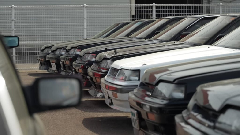 This Crazy Skyline Graveyard Has More R31s Than You Knew Existed - Image 12