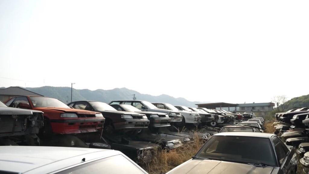 This Crazy Skyline Graveyard Has More R31s Than You Knew Existed - Image 15