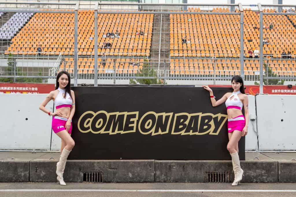 GALLERY - Grid Girls Turn China's Zhuhai Racetrack Into A Catwalk - Image GALLERY - Grid Girls Turn China's Zhuhai Racetrack Into A Catwalk - Image 7
